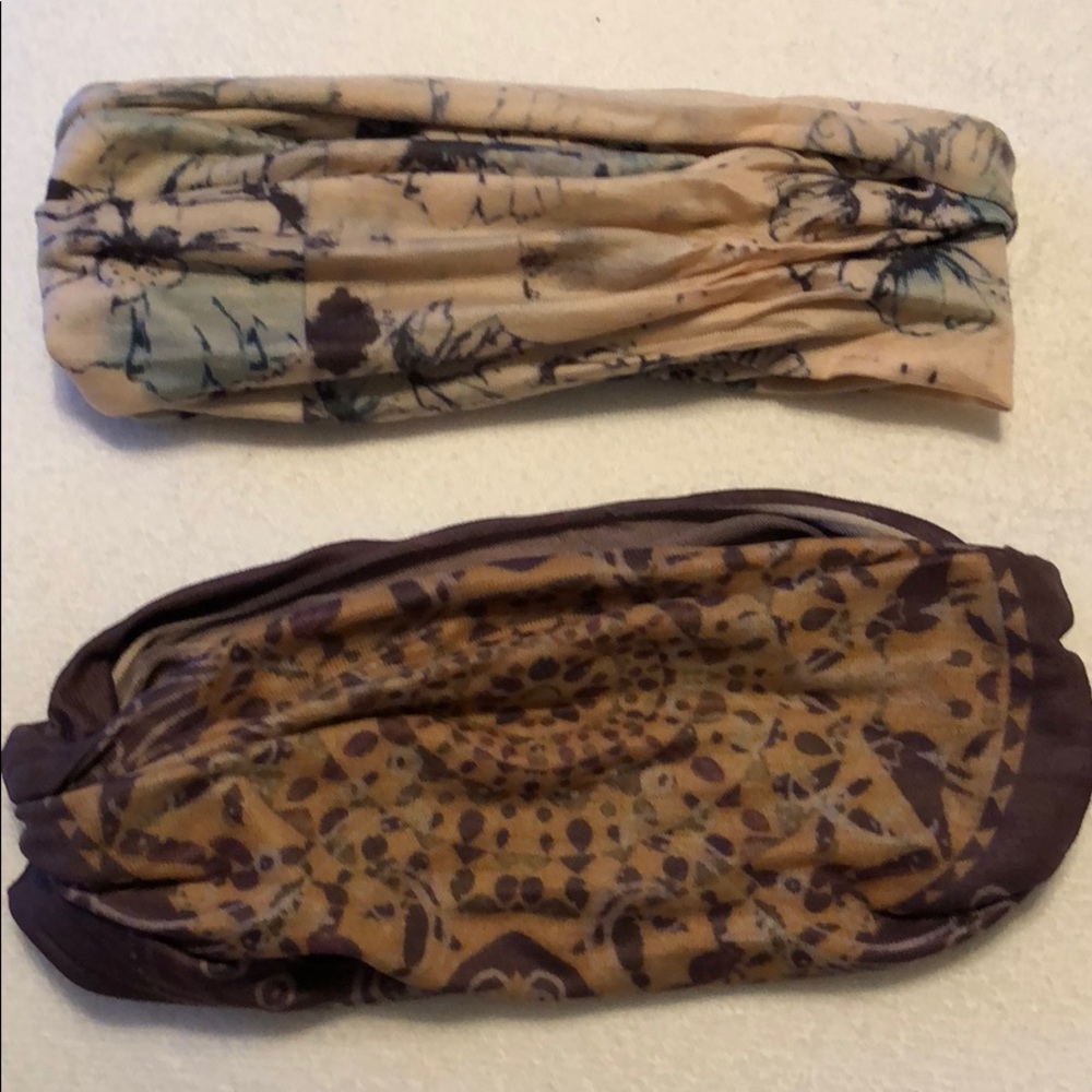 2 FREE PEOPLE PRINTED WIDEBANDS